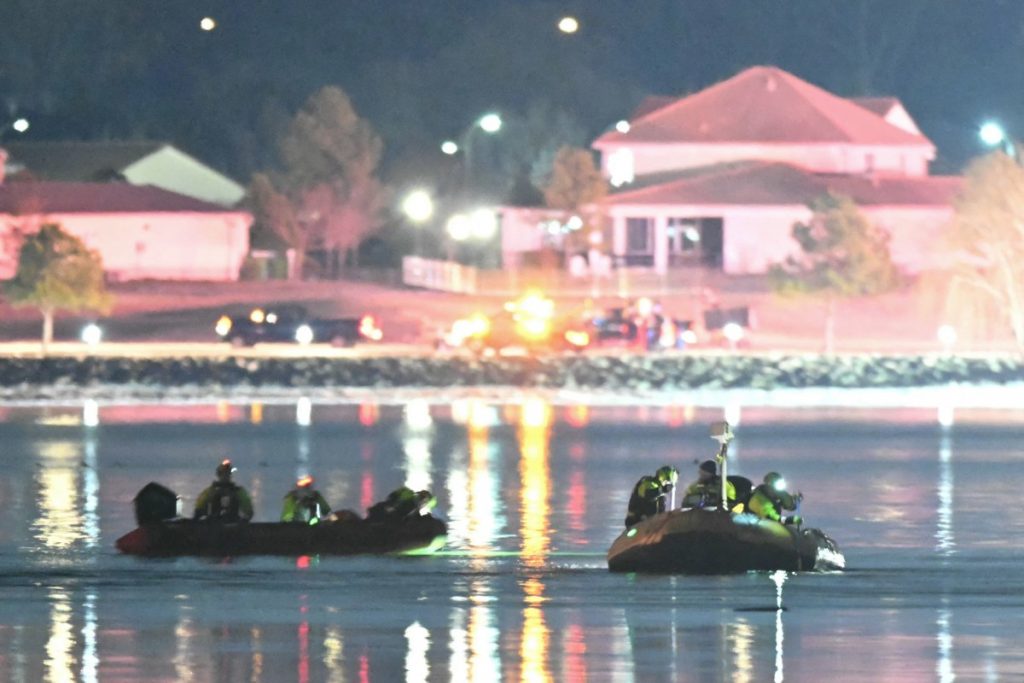 Rescuers search for bodies 1024x683 1